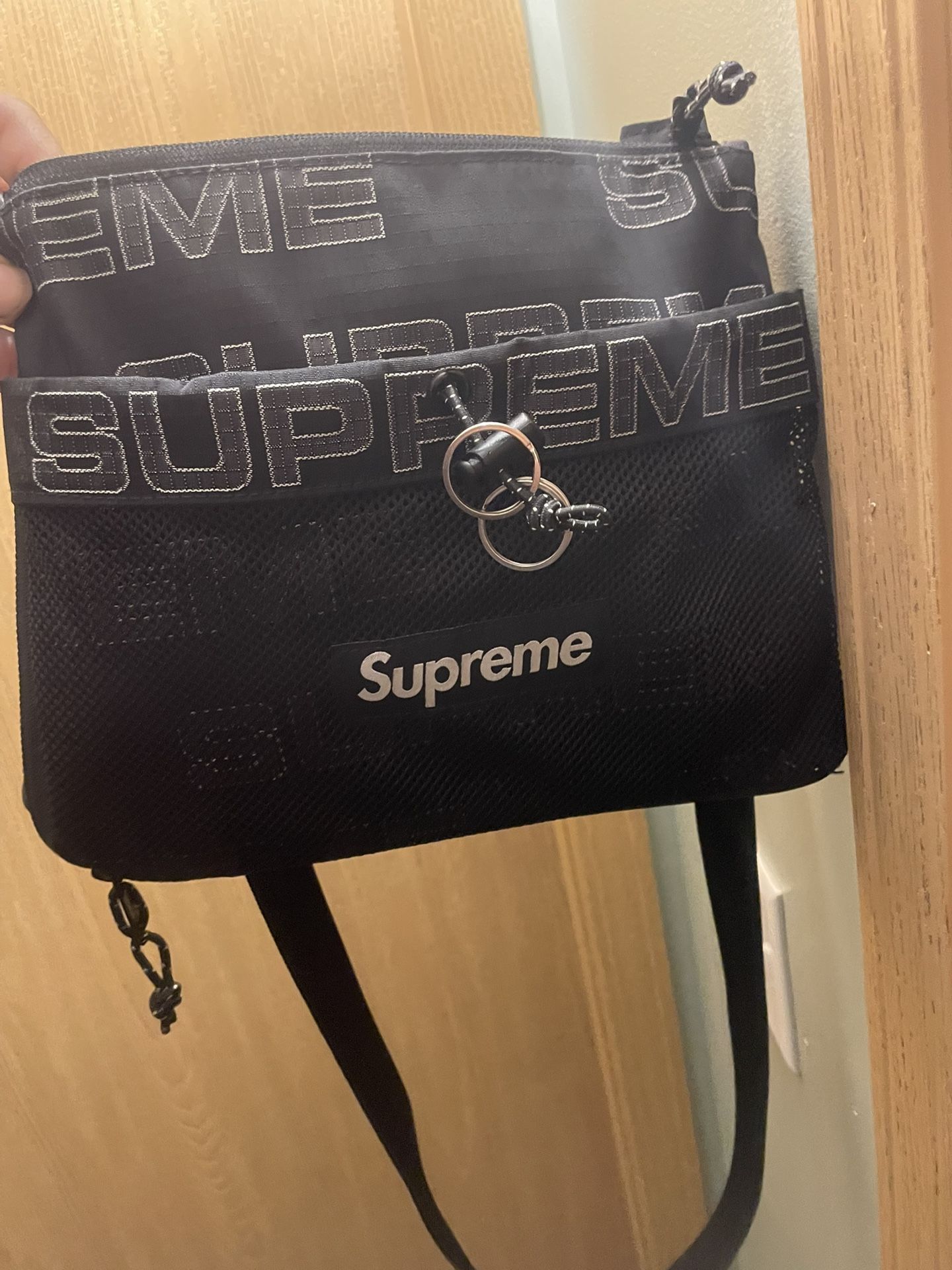 Supreme Men's Shoulder Bag