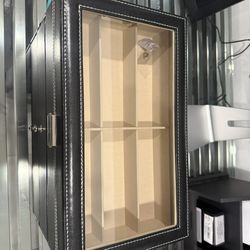 Sunglasses / Watch Display Case (18 Compartments!)