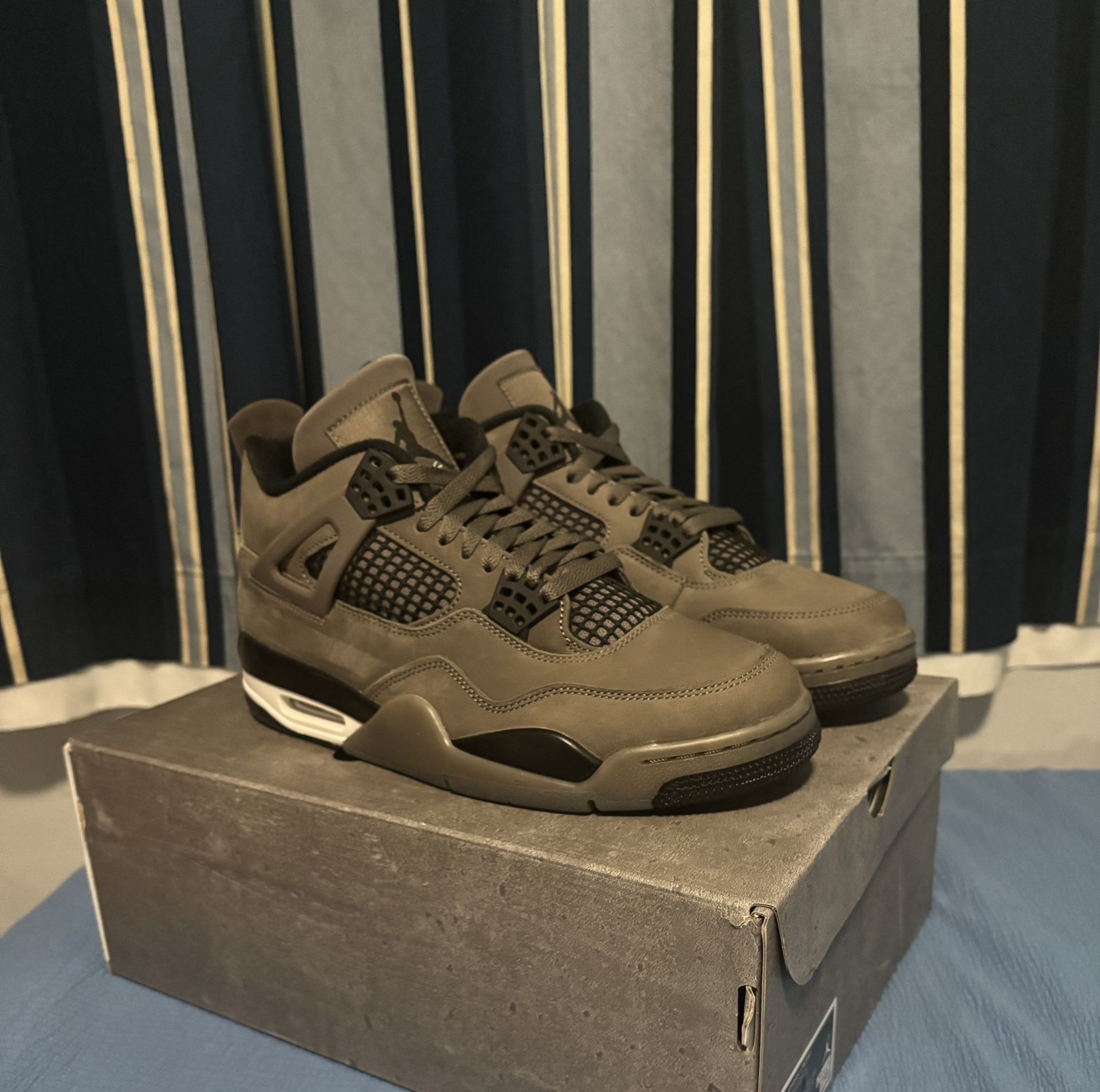 Jordan 4 cave stone