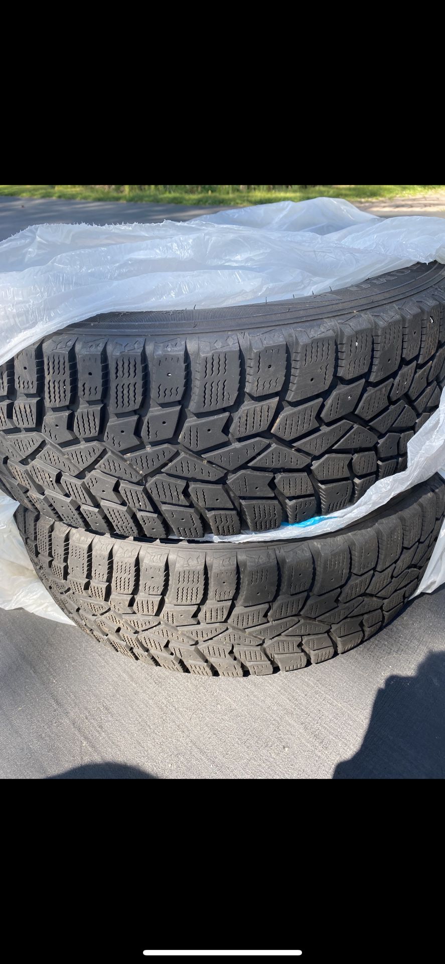 Sumitomo Ice Edge Winter Tires 215/60/R16