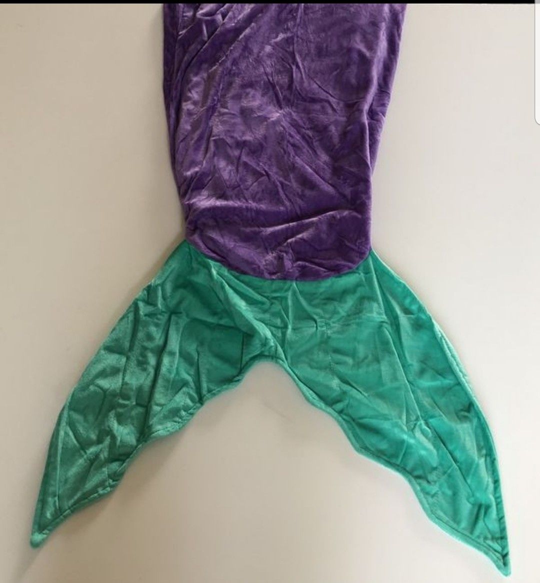 5 mermaid tail fleece blankets for $20.00