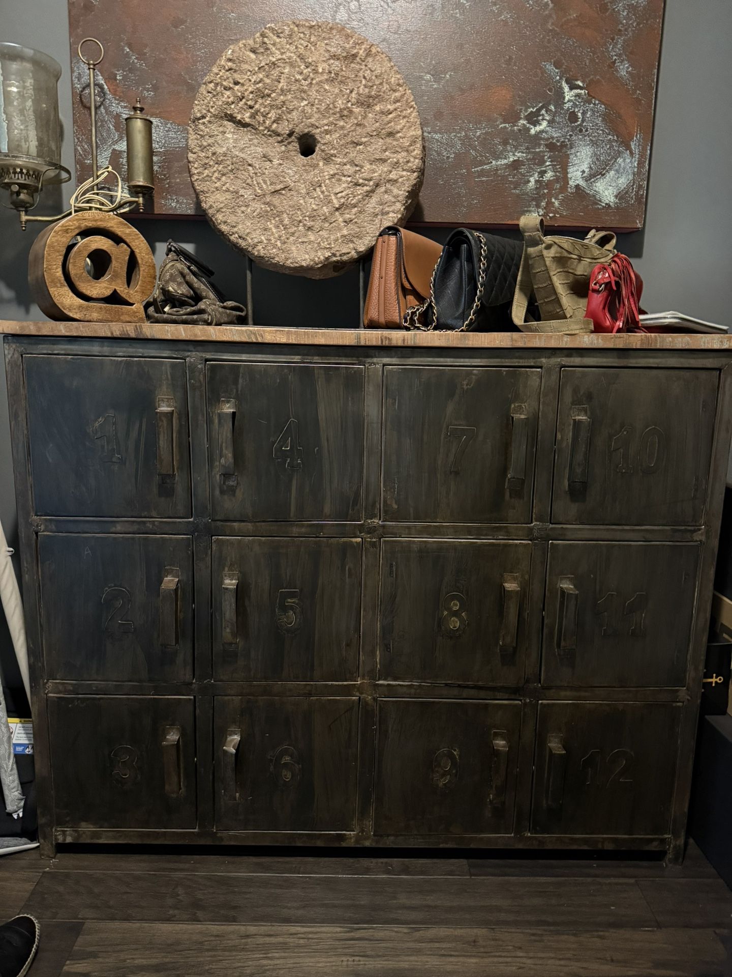 Locker Console