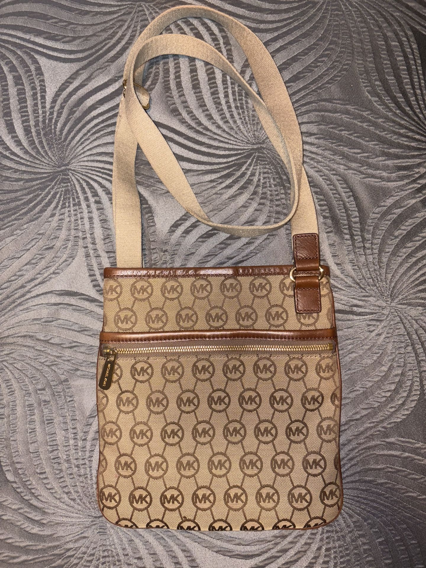 Michael Kors - Crossbody Brown And Gold Canvas Monogram