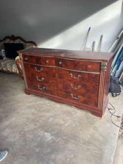 Dresser
