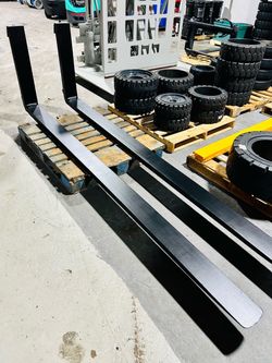 CASCADE 10 Ft Forklift Forks Class 4. Wide 6” and 2.5” thick. 120” long. In perfect shape. Free local delivery included.