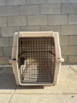Dog crate 22”Hx18”Wx26”L