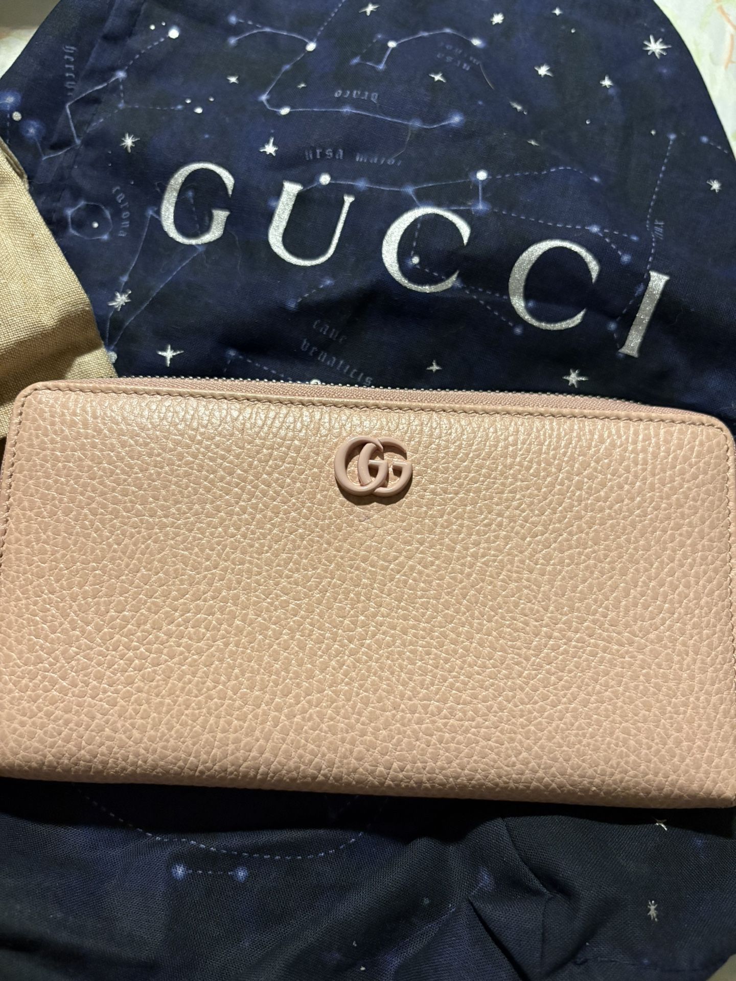 Women’s Gucci GG Marmont wallet