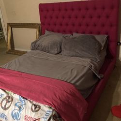 Free pink tufted Bed frame 