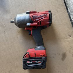 Milwaukee 1/2 Impact Wrench With Battery 