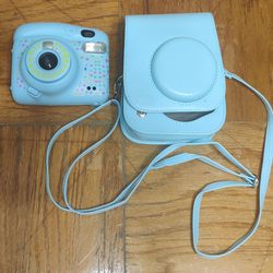 Fujifilm Instamax Mini 9 Instant Camera With Ice Blue Mini Mate Case & strap