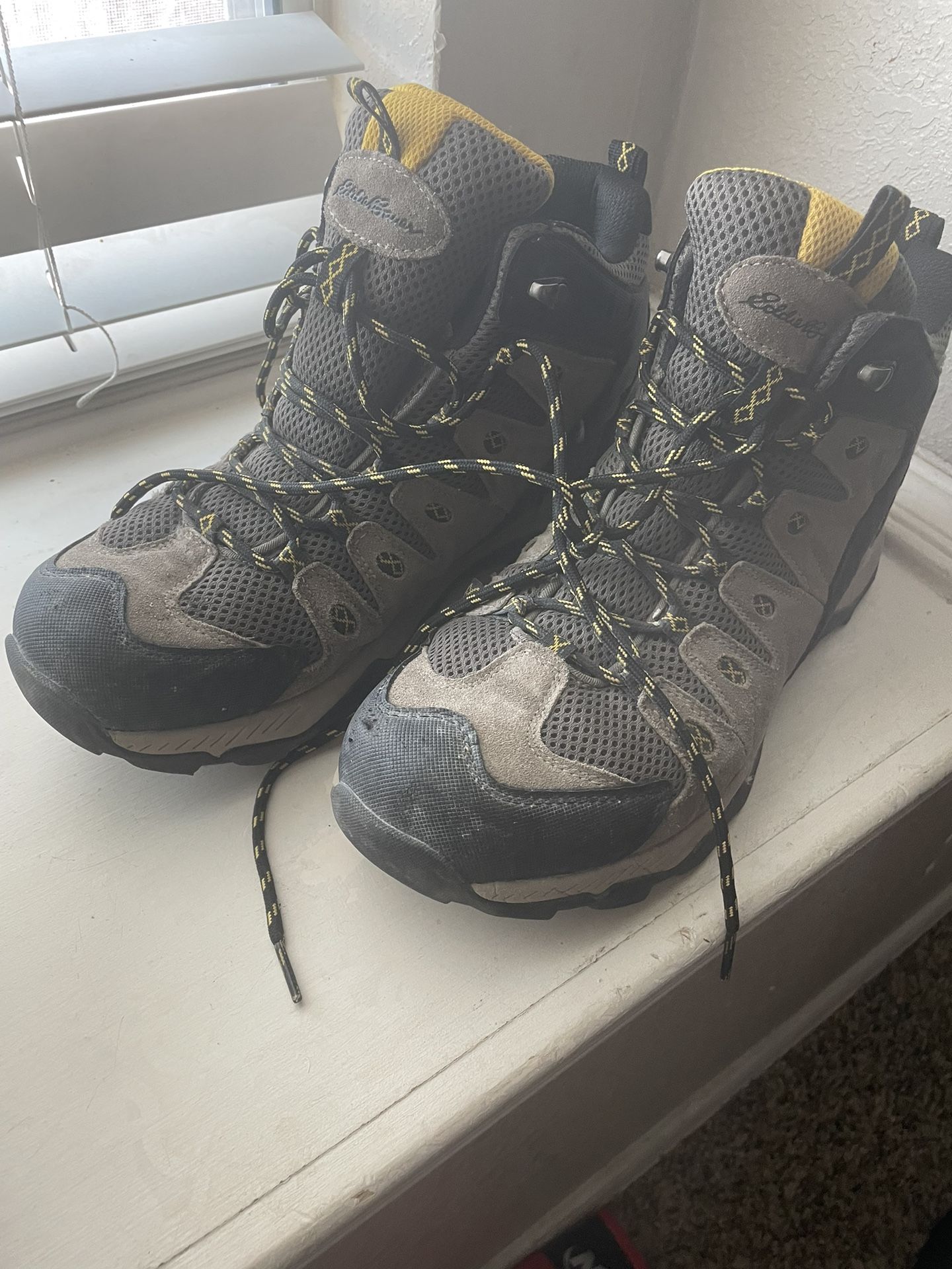 Work Boots ! Size 9 1/2
