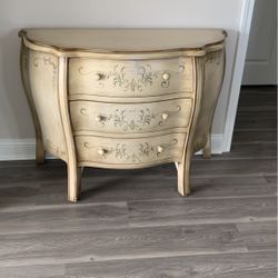 Bombay Chest