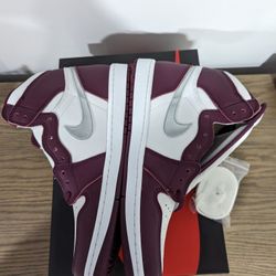 Air Jordan 1 High Bordeaux