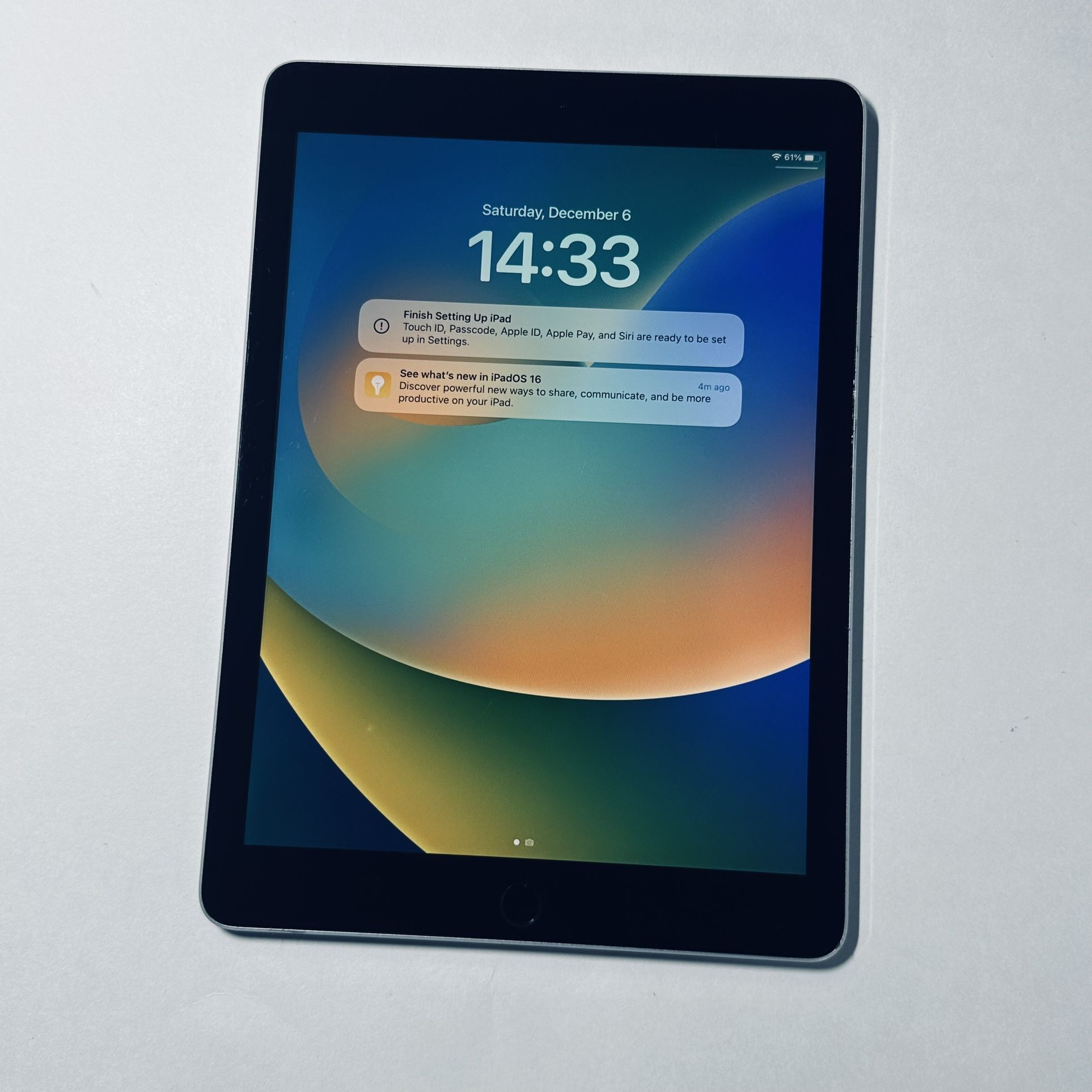 iPad Pro 9.7-inch Space Gray 128GB HT411