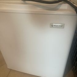 Magic Chef small Fridge for Dorm Office College