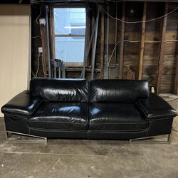 Beautiful Modern Leather Couch FREE Delivery