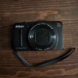 Nikon Coolpix S9700