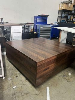 47" Extra Large Square Coffee Table for Large Living Room, Large Center Table with 2 Massive Drawers, Wooden Coffee Table with Walnut Finish