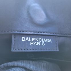 BALENZIAGA PURSE $600 ORIGINAL 