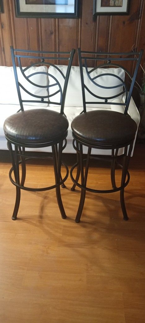 Swivel Bar Stools