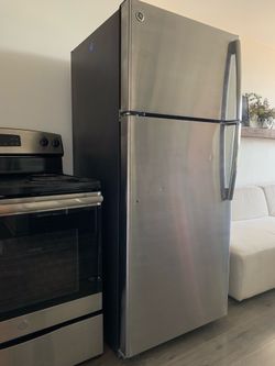 GE stainless steel Fridge & Stove