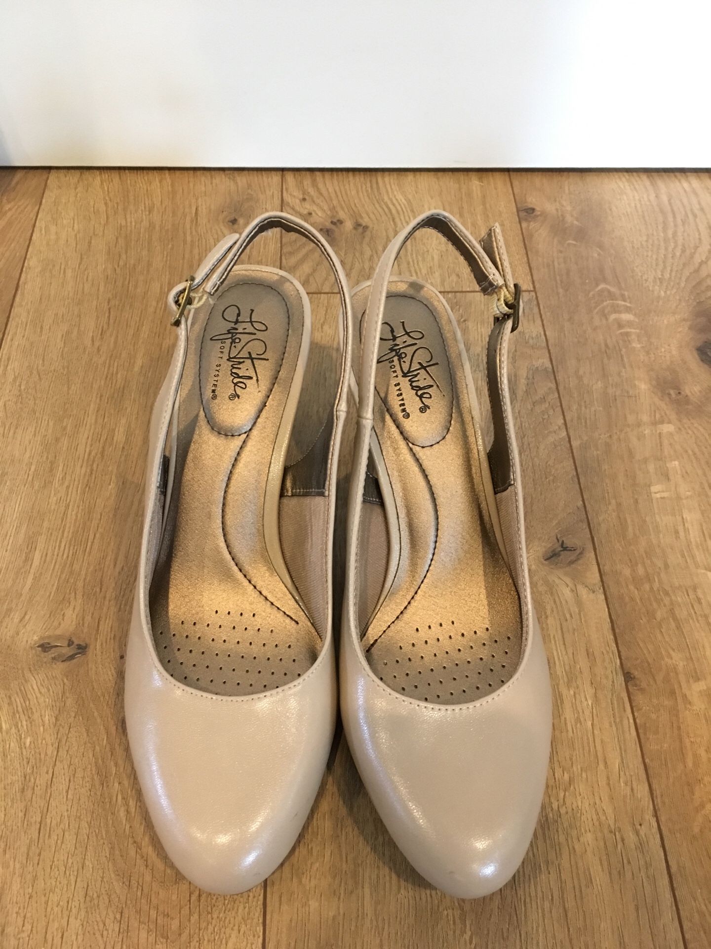 Life Stride beige heels size 10