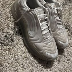 nike air max’s 720s size 11.5