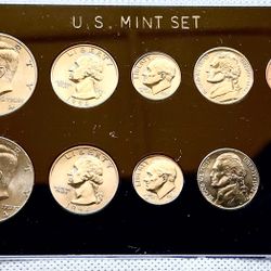 1994 - US Mint Set Philadelphia & Denver Mints, Brilliant Uncirculated In New Vintage Capital Holder.