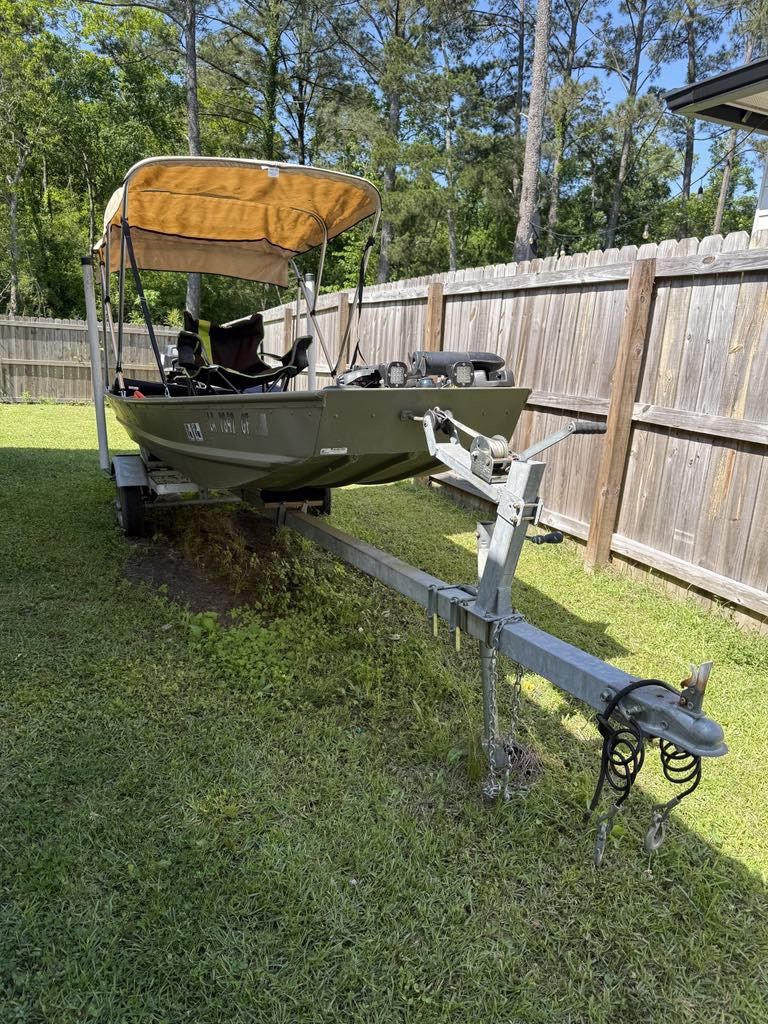 Tracker 14 Boat