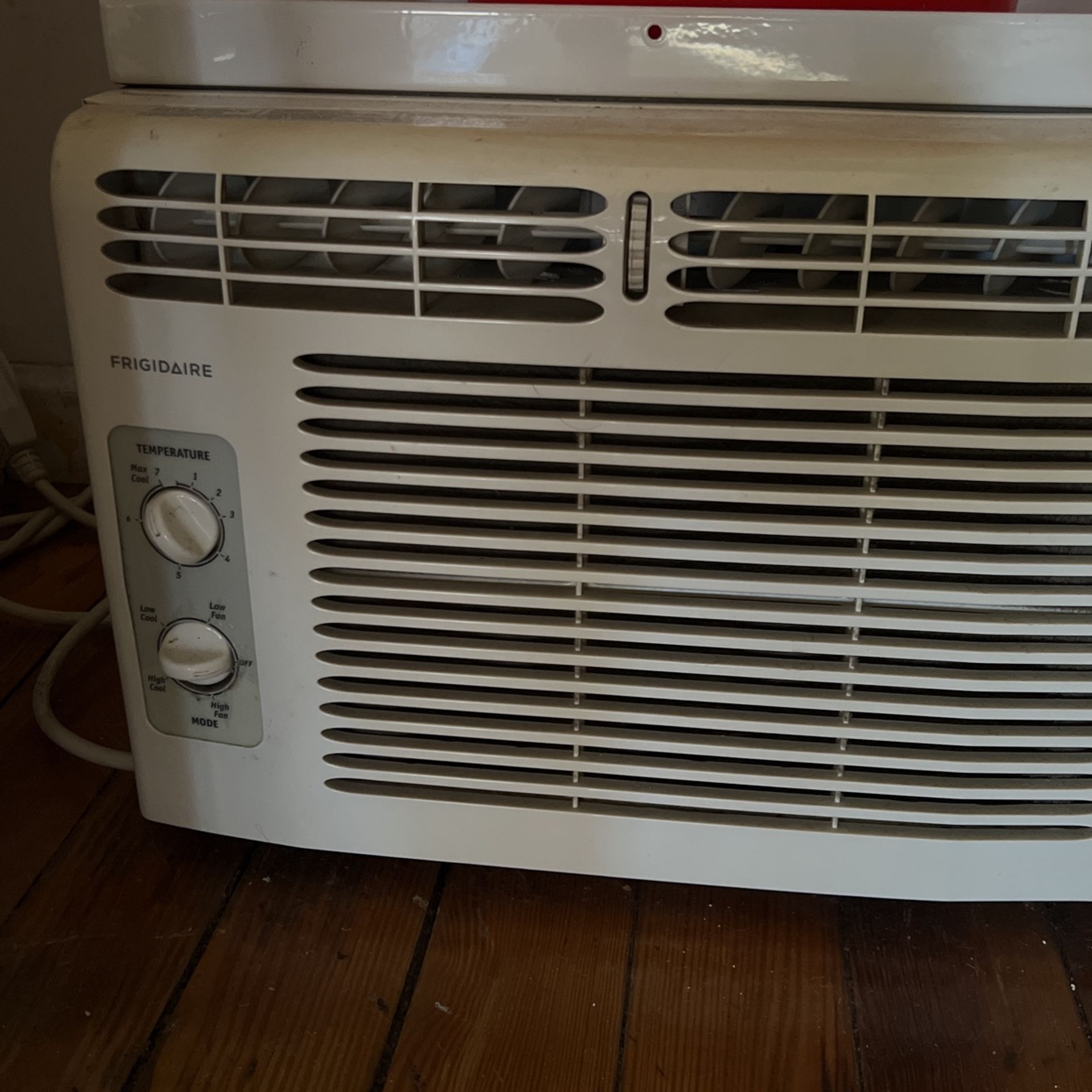 AC Unit With Remote 