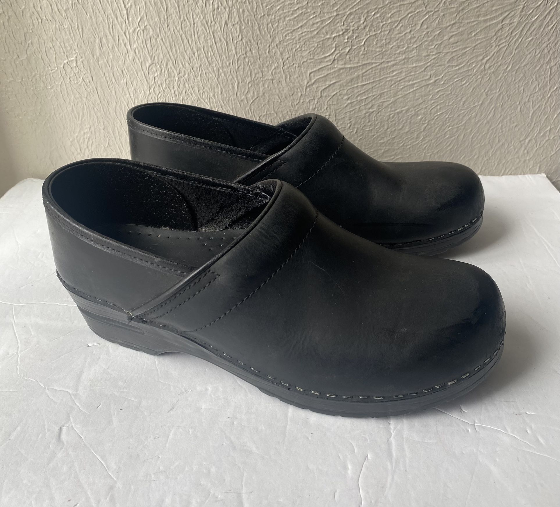 Dansko Black Leather Clogs Professional Mule Size 41/9.5