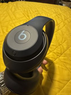 Beats Studio Pro Bundle 