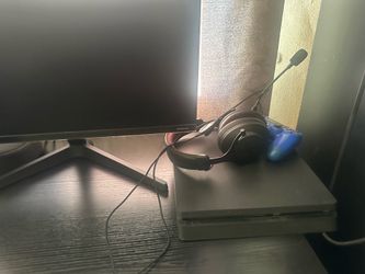 PS4 and Samsung monitor