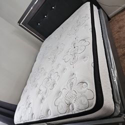 Bedroom Set (Queen) With Mattress 