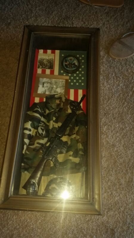 Large ARMY shadow box from Hobby Lobby GOOD AS NEW!