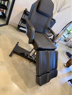 Like New Hydraulic Esthetician / Tattoo / Lash Treatment Chair – Black