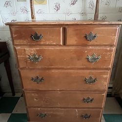 Antique wooden Chest Of Drawers 