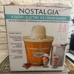 Nostalgia 4 Qt Electric Ice Cream Maker Wood Bucket w/ Clear Lid Brand new sealed with box