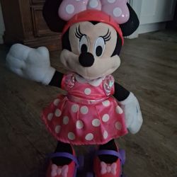Skating Minnie Mouse