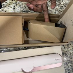 Limited Edition New Pink Dyson Air strait