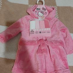 Hello Kitty Embossed Baby Robe & 4-Set Wash Cloths - New