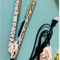 CHI  Hair Straightener 1” Ceramic 