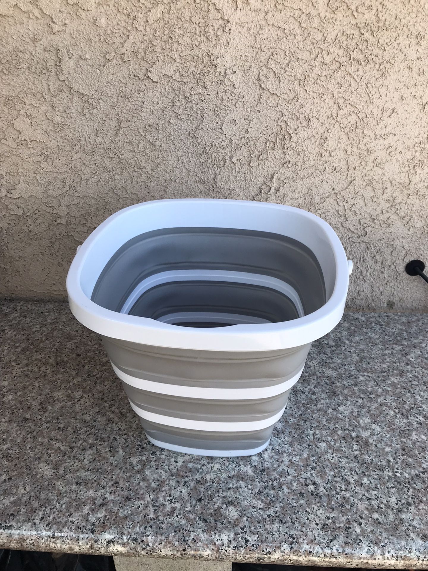 Brookstone Folding Bucket