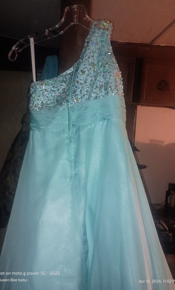 Mac Duggal Size 14 Formal Gown