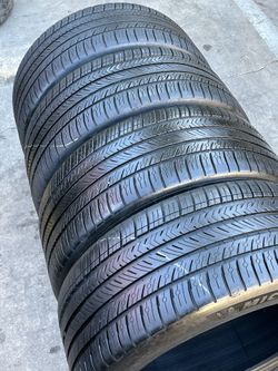 4 Michelin Pilot Sport All Season 4. Size 275/45/20.  110Y