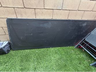 8ft black table