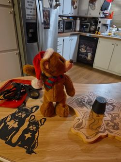 (New) Amazon dot Christmas twerking Bear