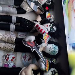 Kiss Rock Pluishes With Tags