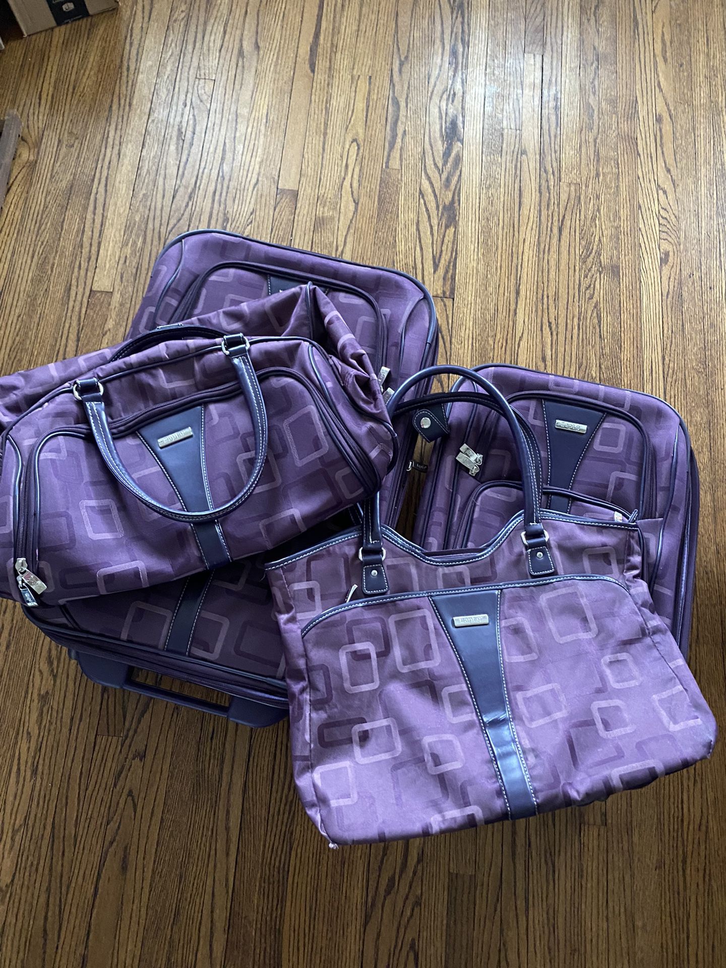 Apt 9. Purple Geometry Luggage Set for Sale in Ottawa, IL - OfferUp