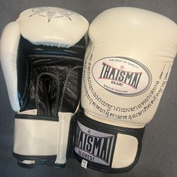 Thaismai Gloves